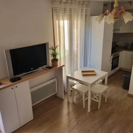 Maison Ville Dans Une Voie Privee Saint-Ouen  Extérieur photo